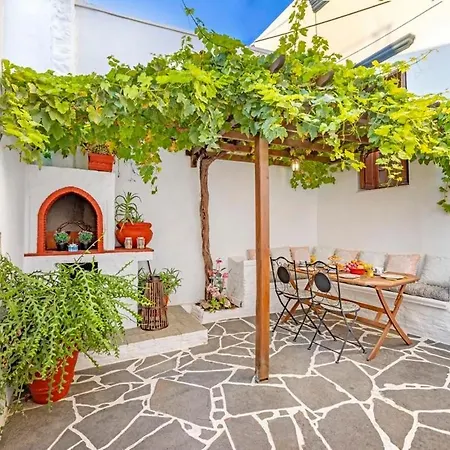 Beautiful Historic House Koskinou (Rhodes)